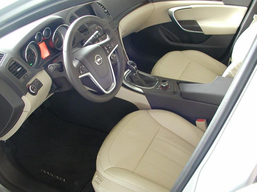  Opel Insignia Sports Tourer 2008 года  (фото 4 из 127)
